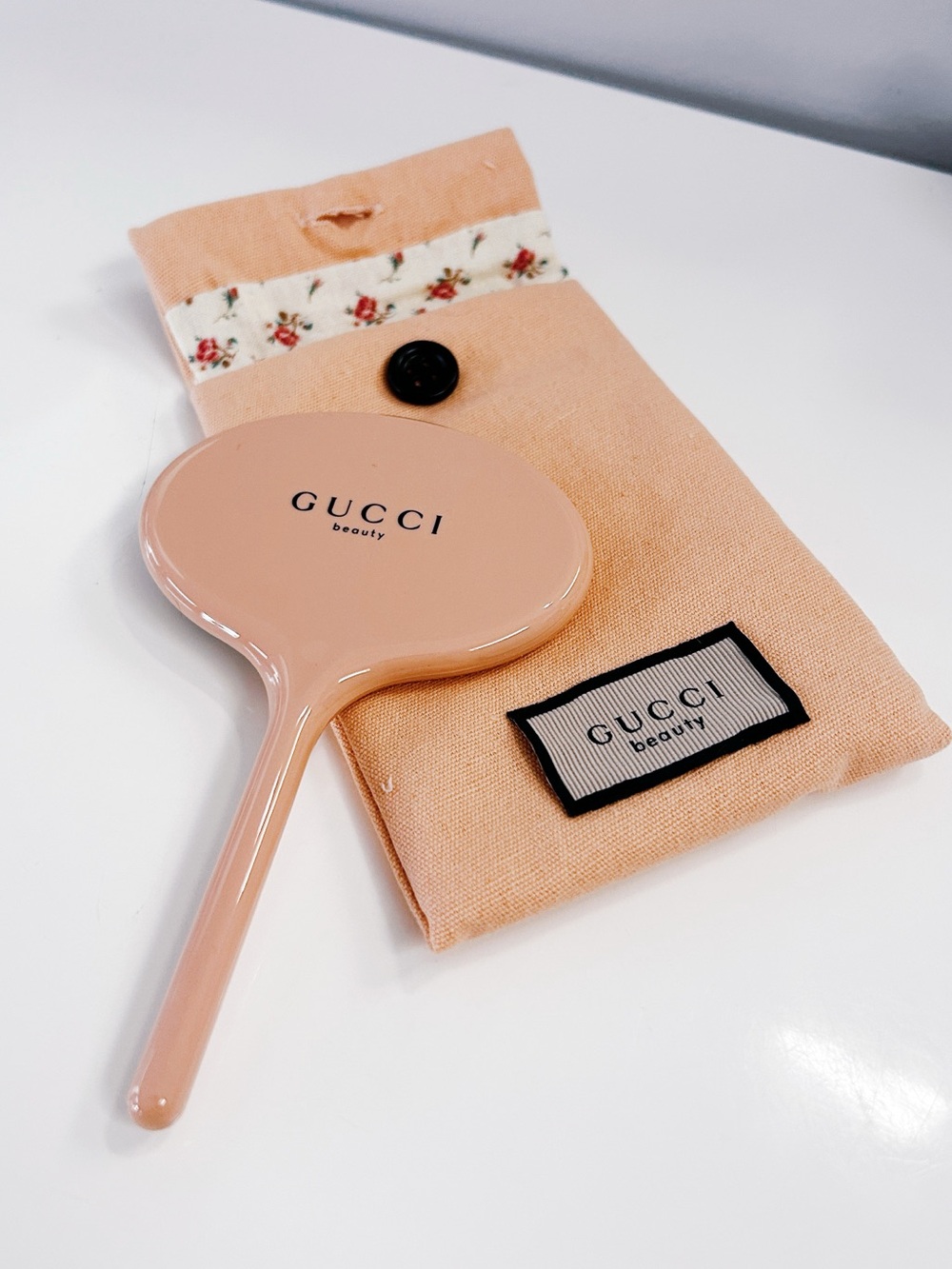 Gucci beauty handheld makeup mirror with pouch